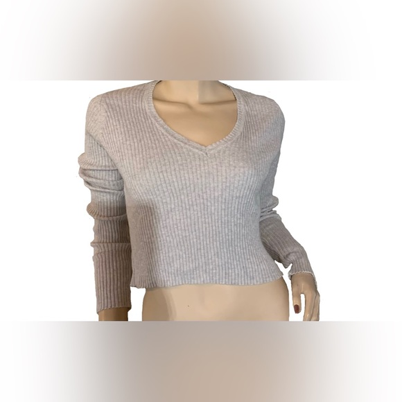 Brandy Melville Cropped Long Sleeve - - Picture 4 of 4